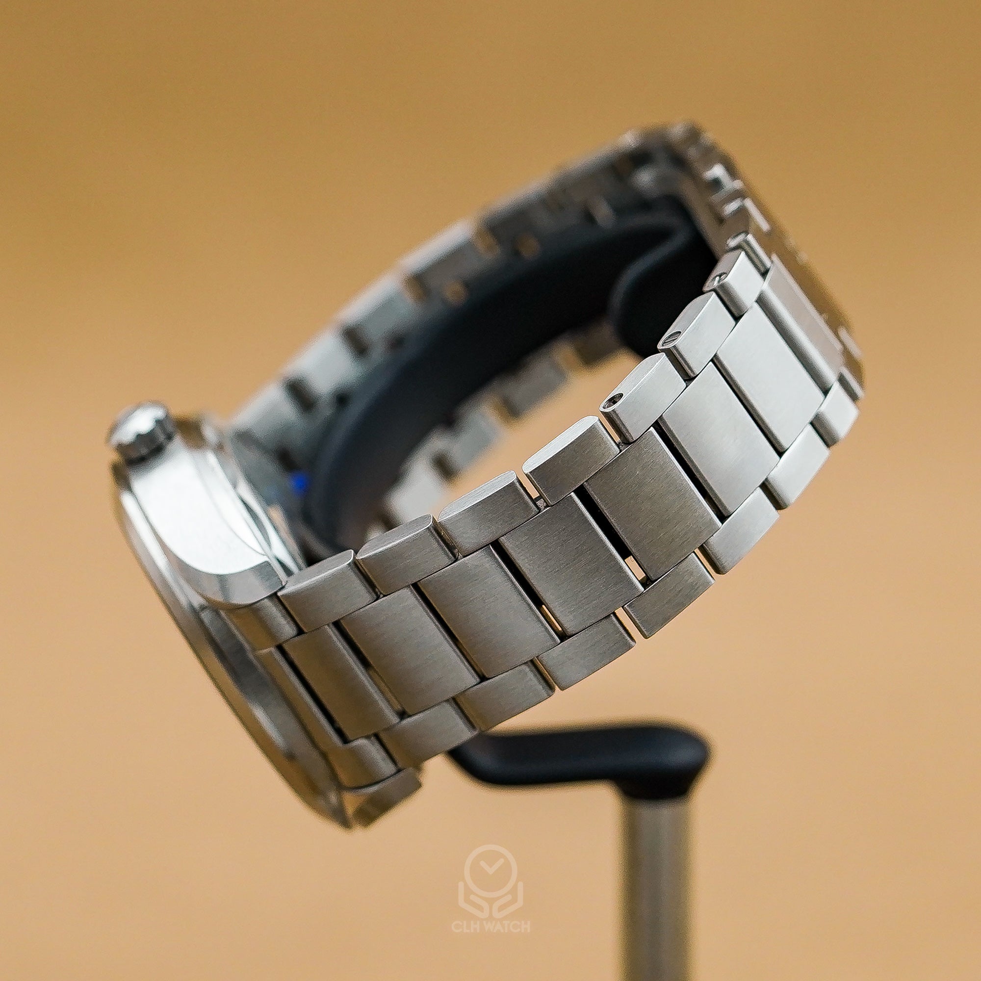 Omega 歐米茄 海馬系列 Railmaster 鐵霸 220.10.40.20.03.001 丹寧藍面 22010402003001 藍色牛仔褲 40mm 2026年 98%新