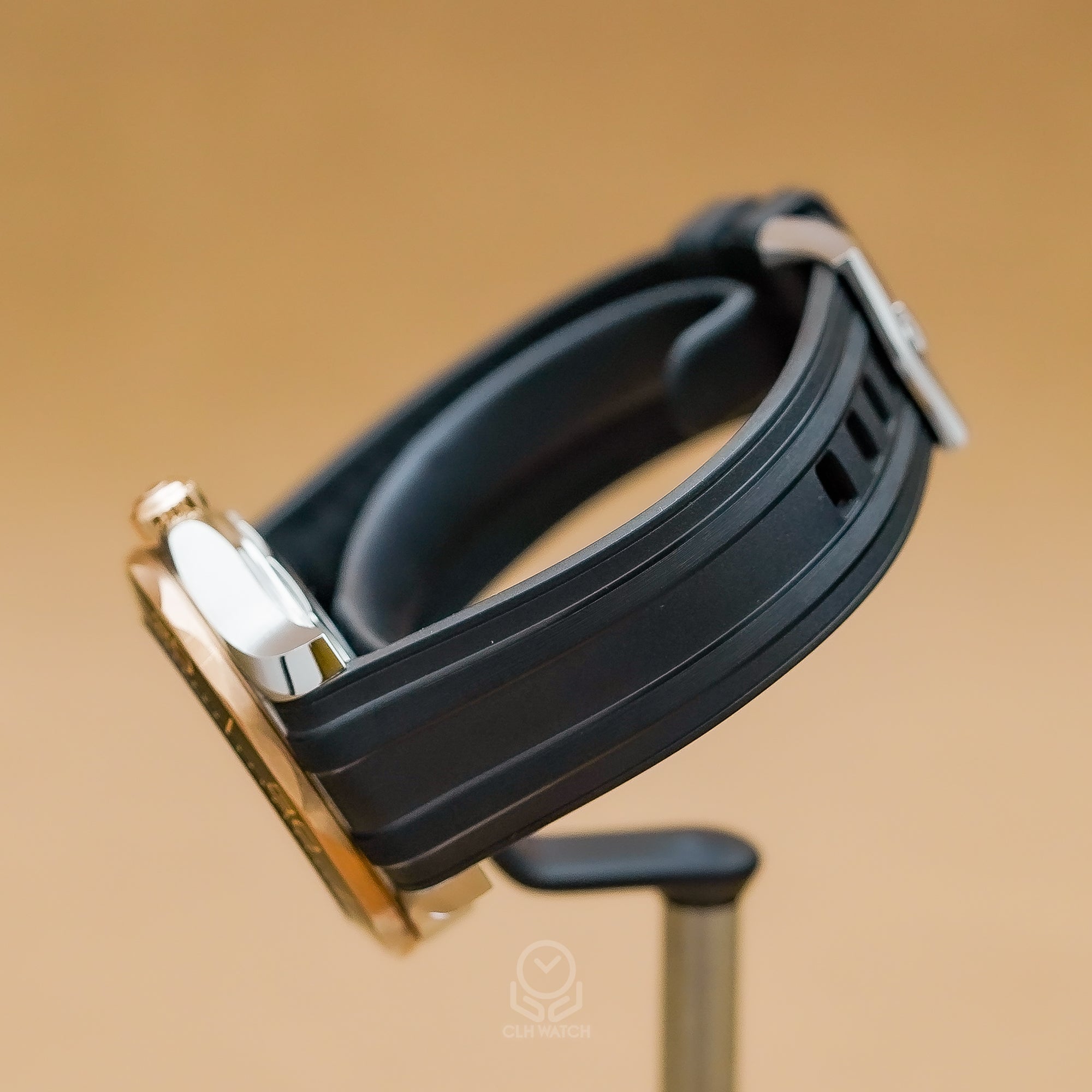 OMEGA 歐米茄 Seamaster 海馬 300米 半金黑水鬼 210.22.42.20.01.001 21022422001001 18K黃金 42mm 2024年 95%新