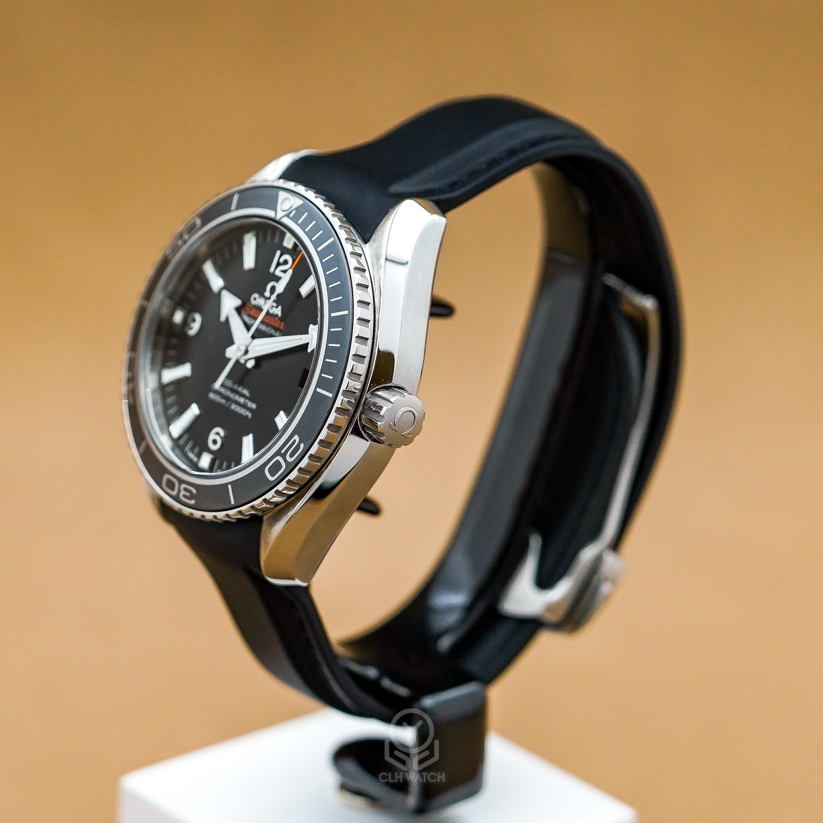 Omega 歐米茄 Seamaster Planet Ocean 海馬海洋宇宙 232.32.42.21.01.003 黑面陶瓷圈 膠帶 同軸擒縱自動潛水腕錶 23232422101003
