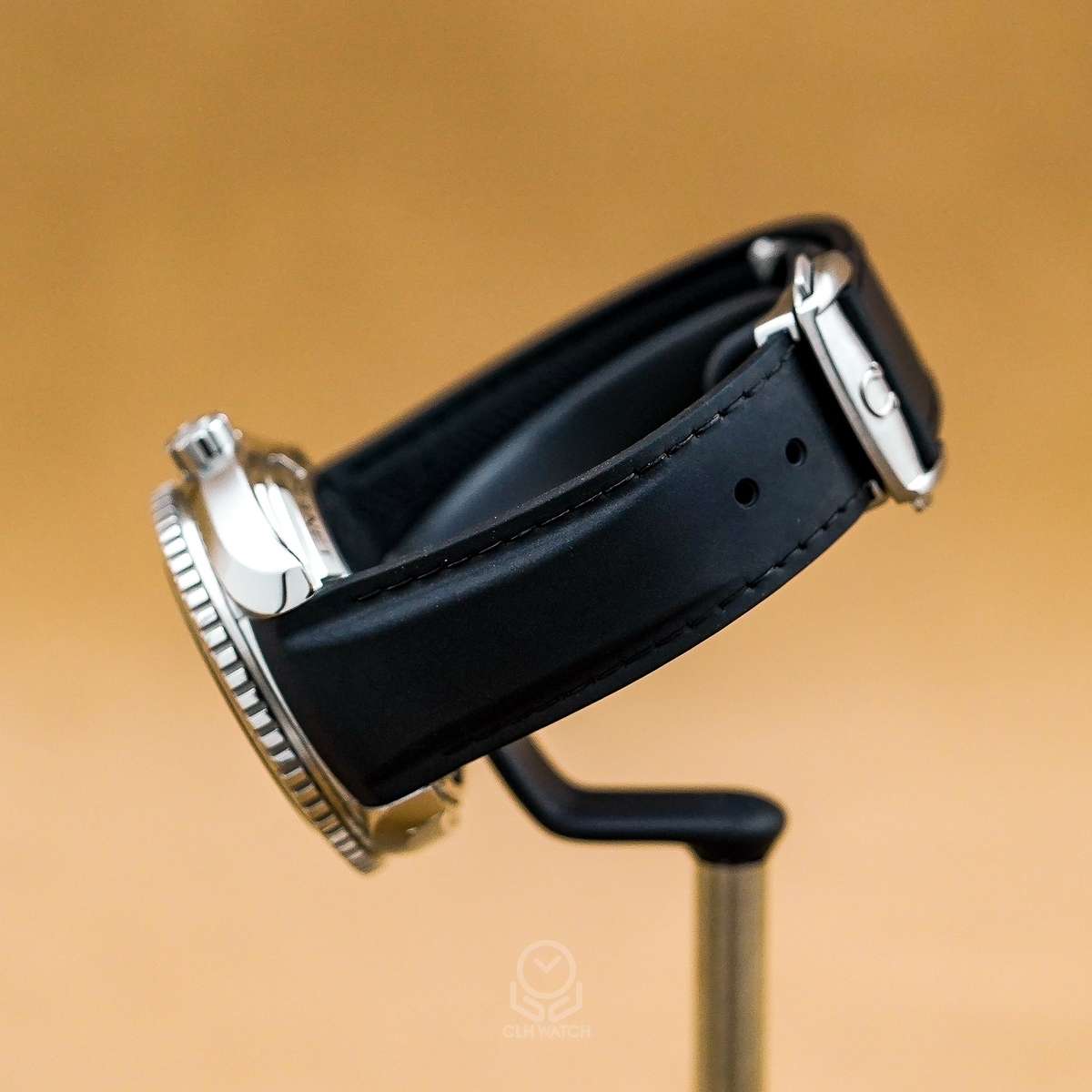 Omega 歐米茄 Seamaster Planet Ocean 海馬海洋宇宙 232.32.42.21.01.003 黑面陶瓷圈 膠帶 同軸擒縱自動潛水腕錶 23232422101003
