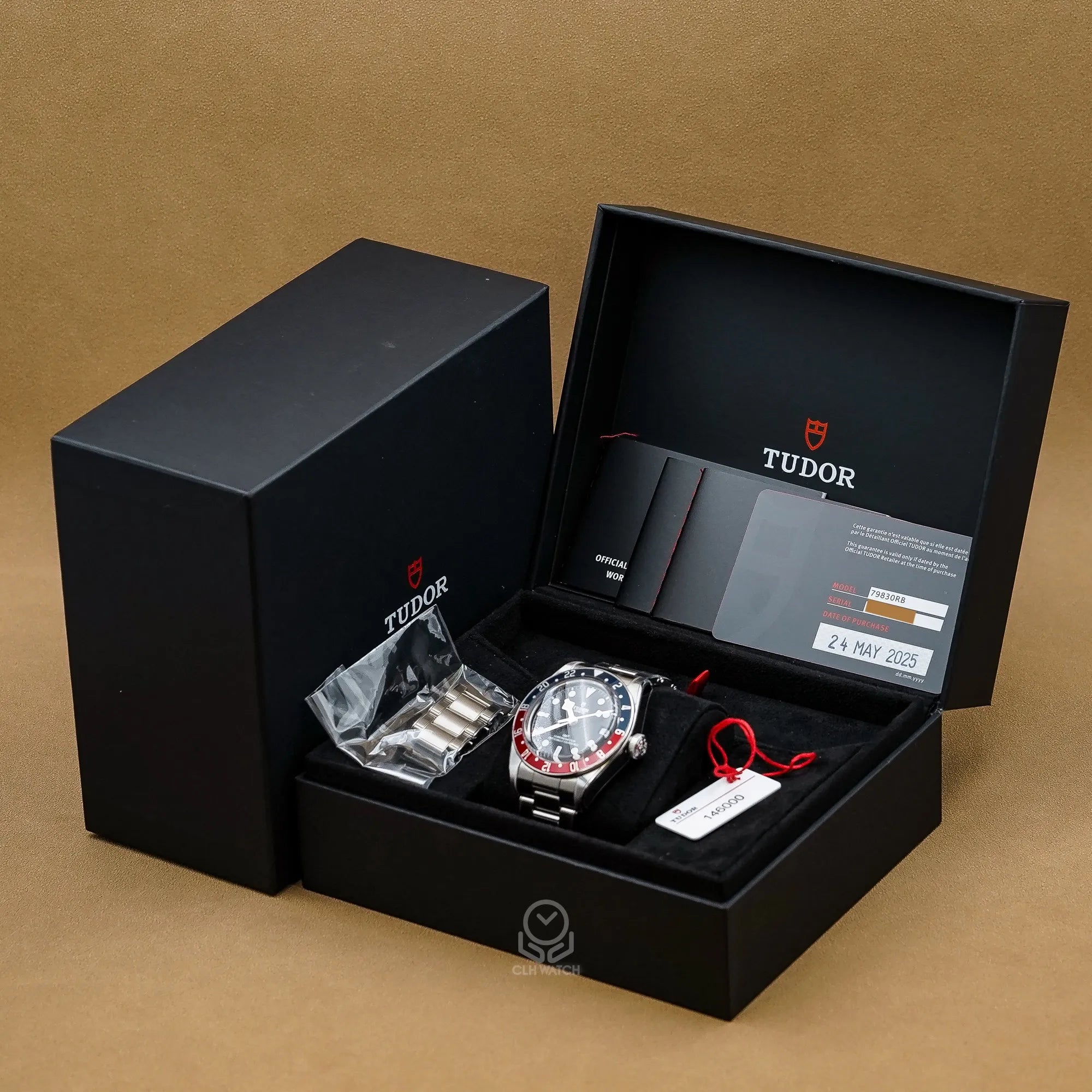 TUDOR 帝舵 79830RB 黑面 BLACK BAY GMT 啞酒紅色及藍色陽極氧化鋁字圈 41 mm 磨砂鋼錶帶