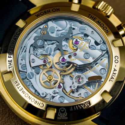 Omega 歐米茄 Speedmaster 18K金 超霸登月金面熊貓 手上鍊計時 Moonwatch Moonshine 31062425099001 2023年台灣公司貨 42mm 3861