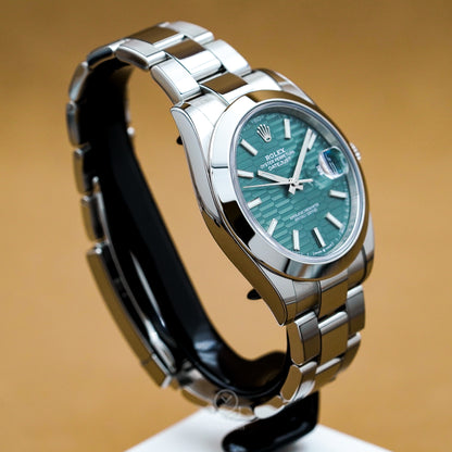 ROLEX 勞力士 日誌型 Datejust 126300 綠色坑紋面 平光圈 DJ2 DJ41mm 2023年 台灣公司貨 95%新