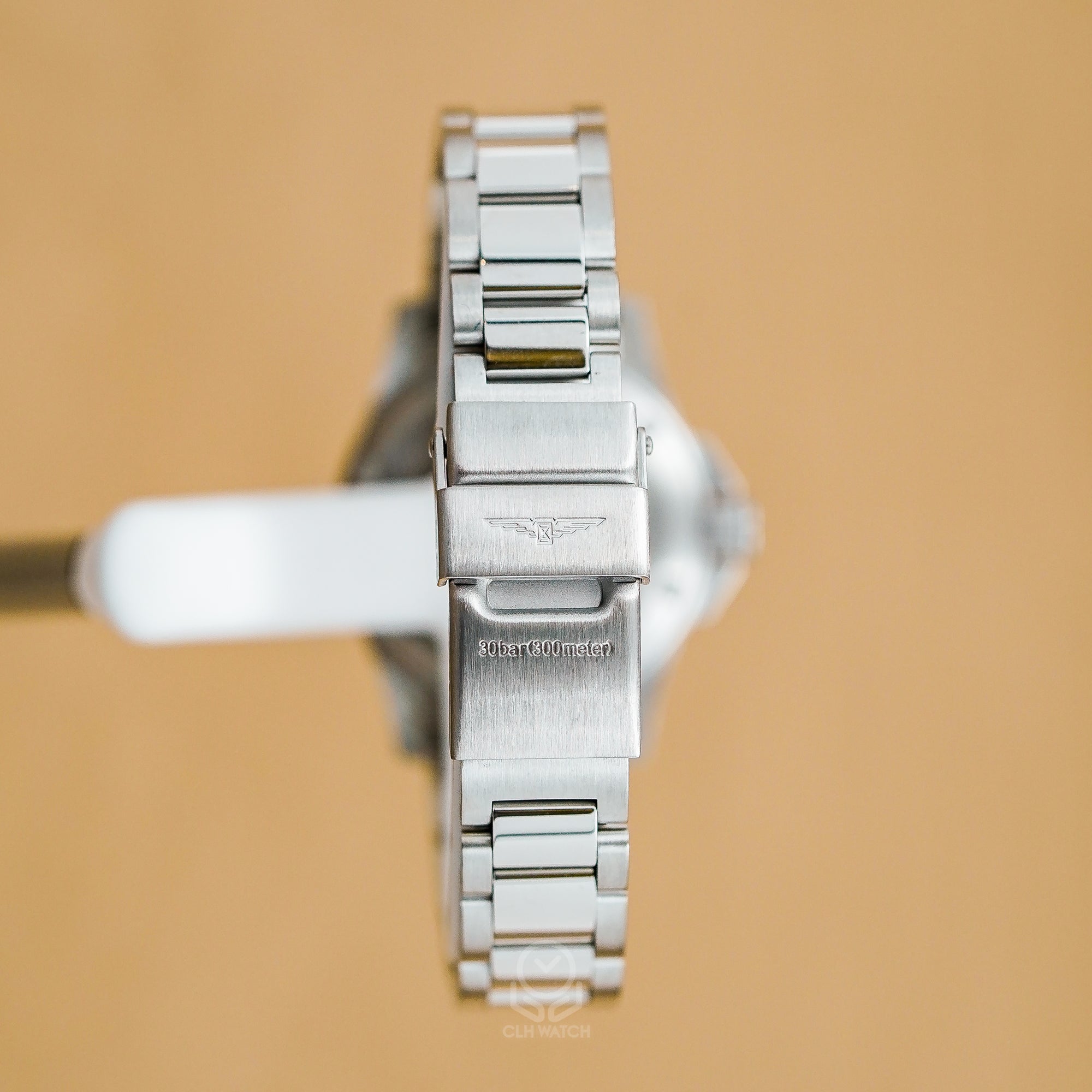 Longines 浪琴 深海征服者系列浪鬼陶瓷潛水錶 L33704876 珍珠母貝 鑲鑽 32mm 2024年 台灣公司貨 95%新（已交流）