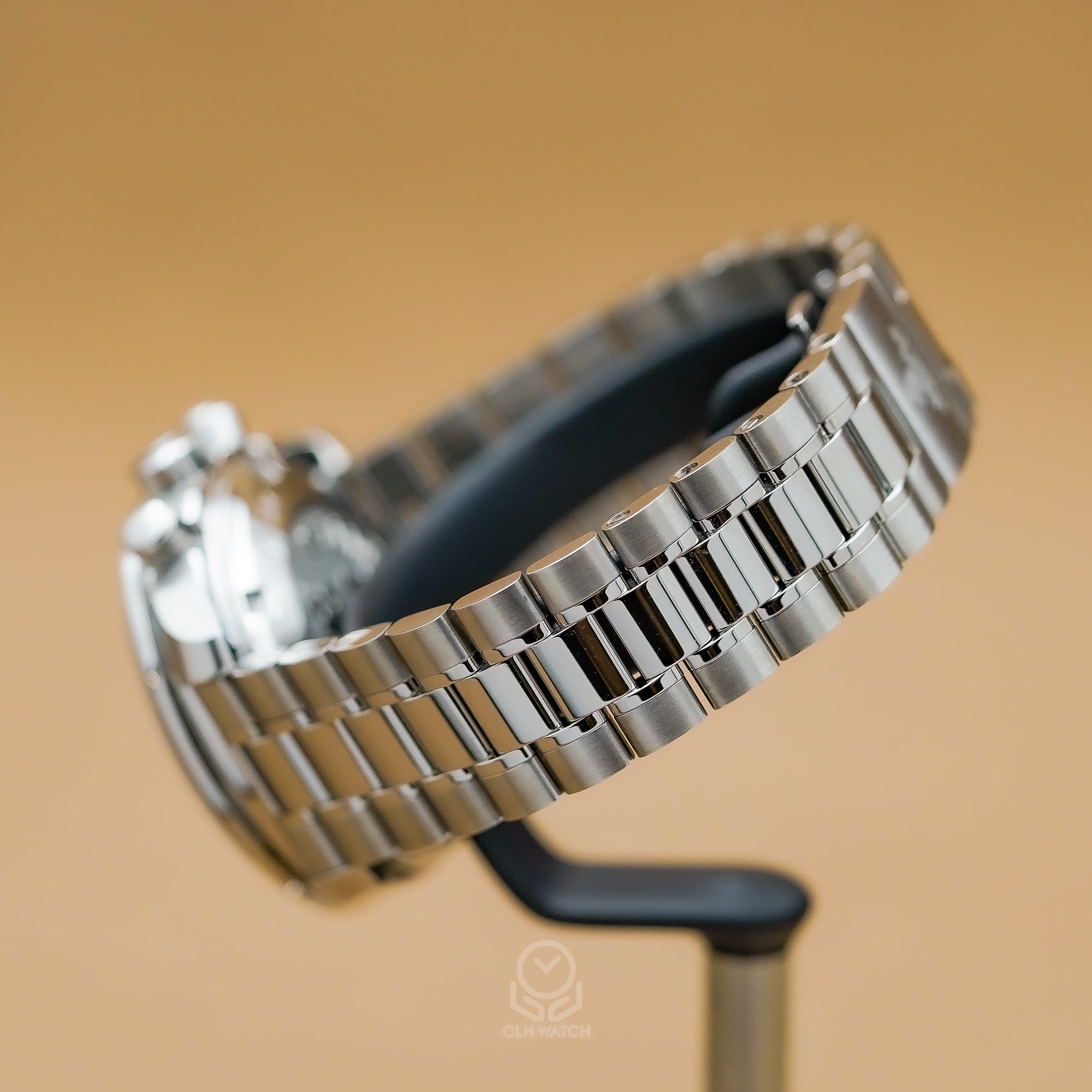 OMEGA 歐米茄 超霸系列 同軸擒縱計時腕錶 324.30.38.50.55.001 珍珠母貝鑽面 32430385055001 38mm 2023年 台灣公司貨 95%新
