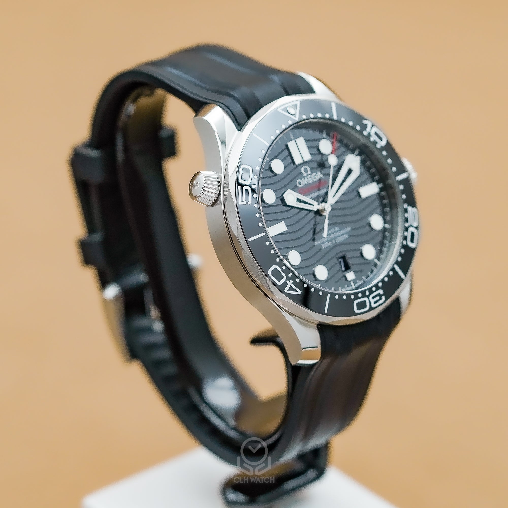 OMEGA 歐米茄 Seamaster 海馬 300米潛水腕錶 21032422001001 黑面黑膠帶 42mm 210.32.42.20.01.001 2025年 台灣公司貨 未使用品