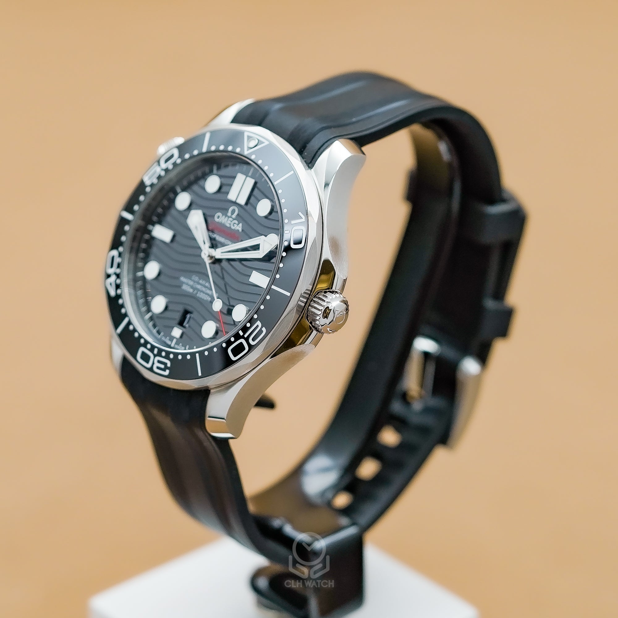 OMEGA 歐米茄 Seamaster 海馬 300米潛水腕錶 21032422001001 黑面黑膠帶 42mm 210.32.42.20.01.001 2025年 台灣公司貨 未使用品