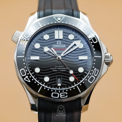 OMEGA 歐米茄 Seamaster 海馬 300米潛水腕錶 膠帶黑海馬 42mm 210.32.42.20.01.001 21032422001001 2021年台灣公司貨 90％新