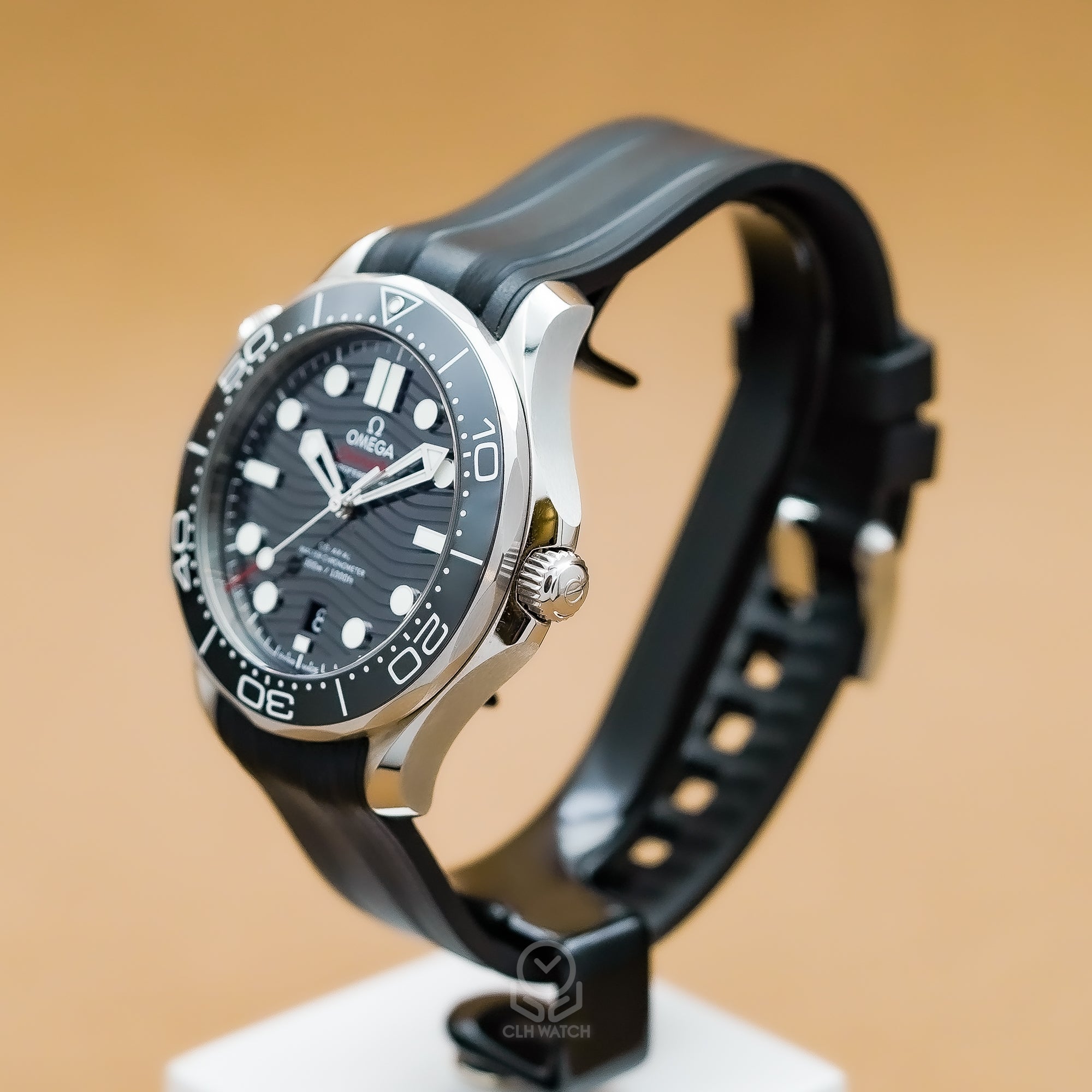 OMEGA 歐米茄 Seamaster 海馬 300米潛水腕錶 膠帶黑海馬 42mm 210.32.42.20.01.001 21032422001001 2021年台灣公司貨 90％新