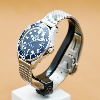 Omega 歐米茄 Seamaster Diver 300M James Bond 60週年紀念 210.30.42.20.03.002 藍色波浪面盤 21030422003002 42mm 2023年台灣公司貨 95%新