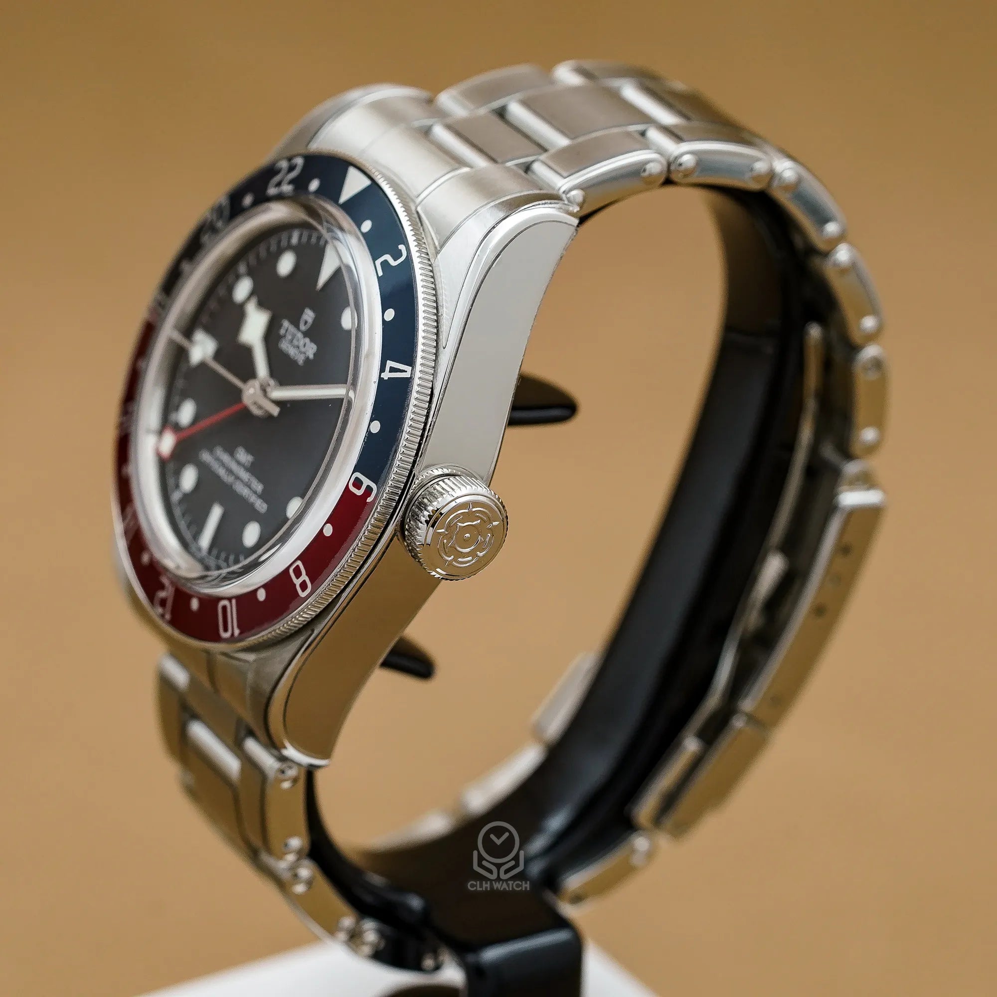 TUDOR 帝舵 79830RB 黑面 BLACK BAY GMT 啞酒紅色及藍色陽極氧化鋁字圈 41 mm 磨砂鋼錶帶