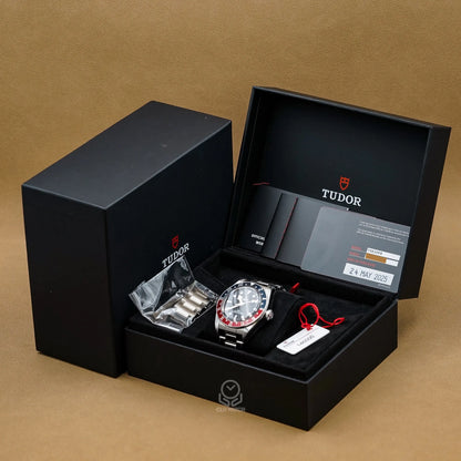 TUDOR 帝舵 79830RB 黑面 BLACK BAY GMT 啞酒紅色及藍色陽極氧化鋁字圈 41 mm 磨砂鋼錶帶
