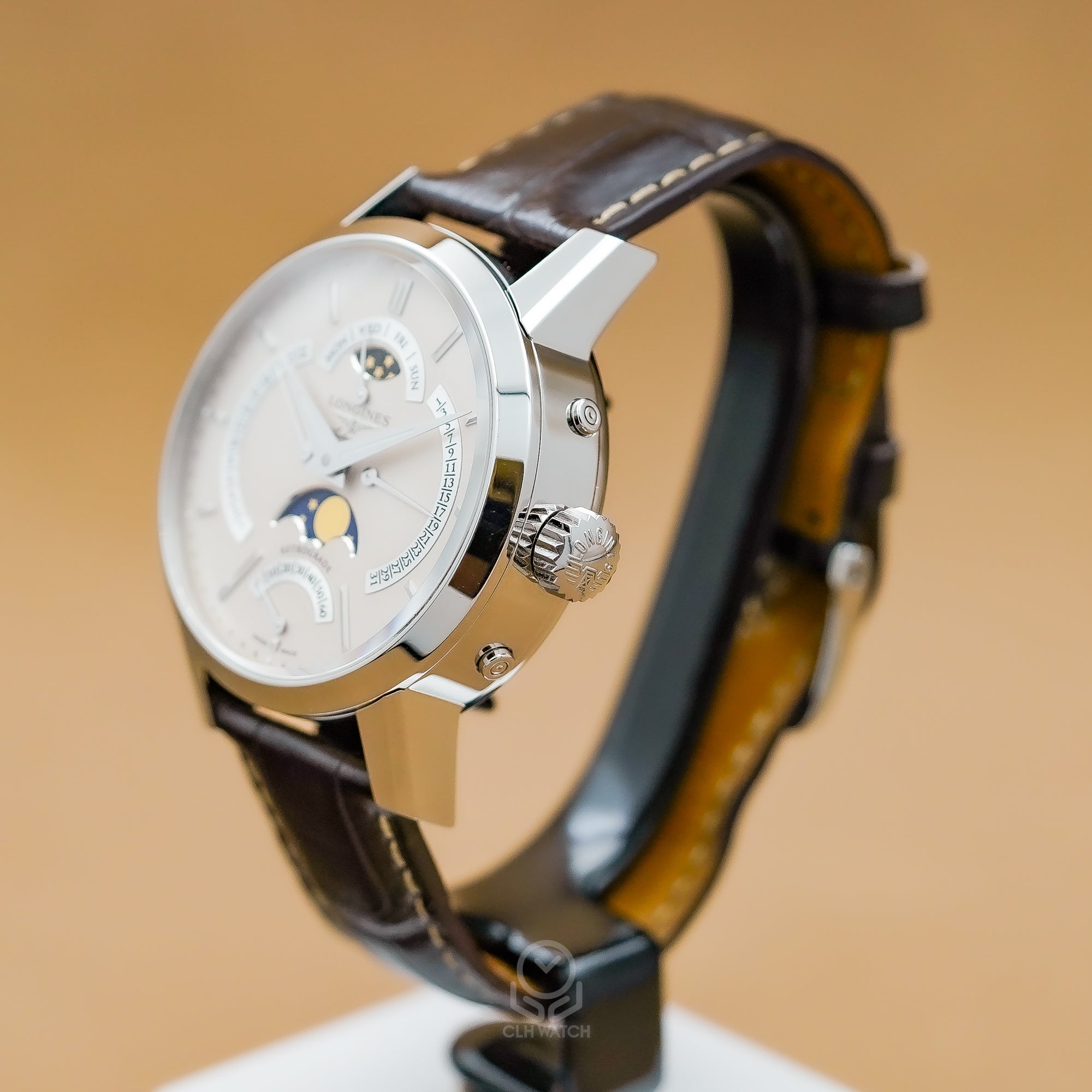 Longines 浪琴 1832系列 L48284922 四逆跳月相腕錶 米白面 42mm 單錶 95%新 送極新原廠錶帶