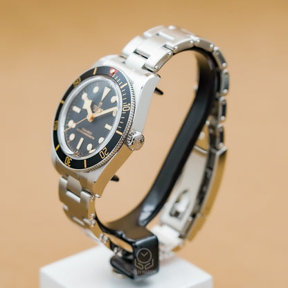 TUDOR Black Bay 58 M7939A1A0NU-0002 錶冠側面細節