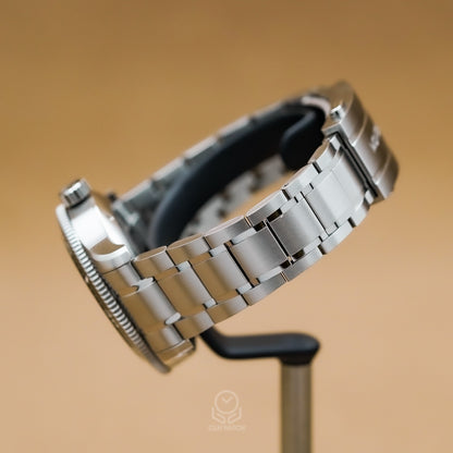 Montblanc MB130793 精鋼錶帶另一側細節