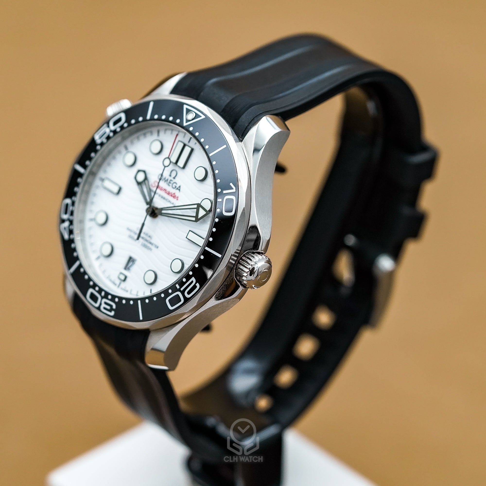 OMEGA 歐米茄 海馬系列 Seamaster 潛水錶 300 210.32.42.20.04.001 21032422004001 白面 42mm 2024年 台灣公司貨 95%新