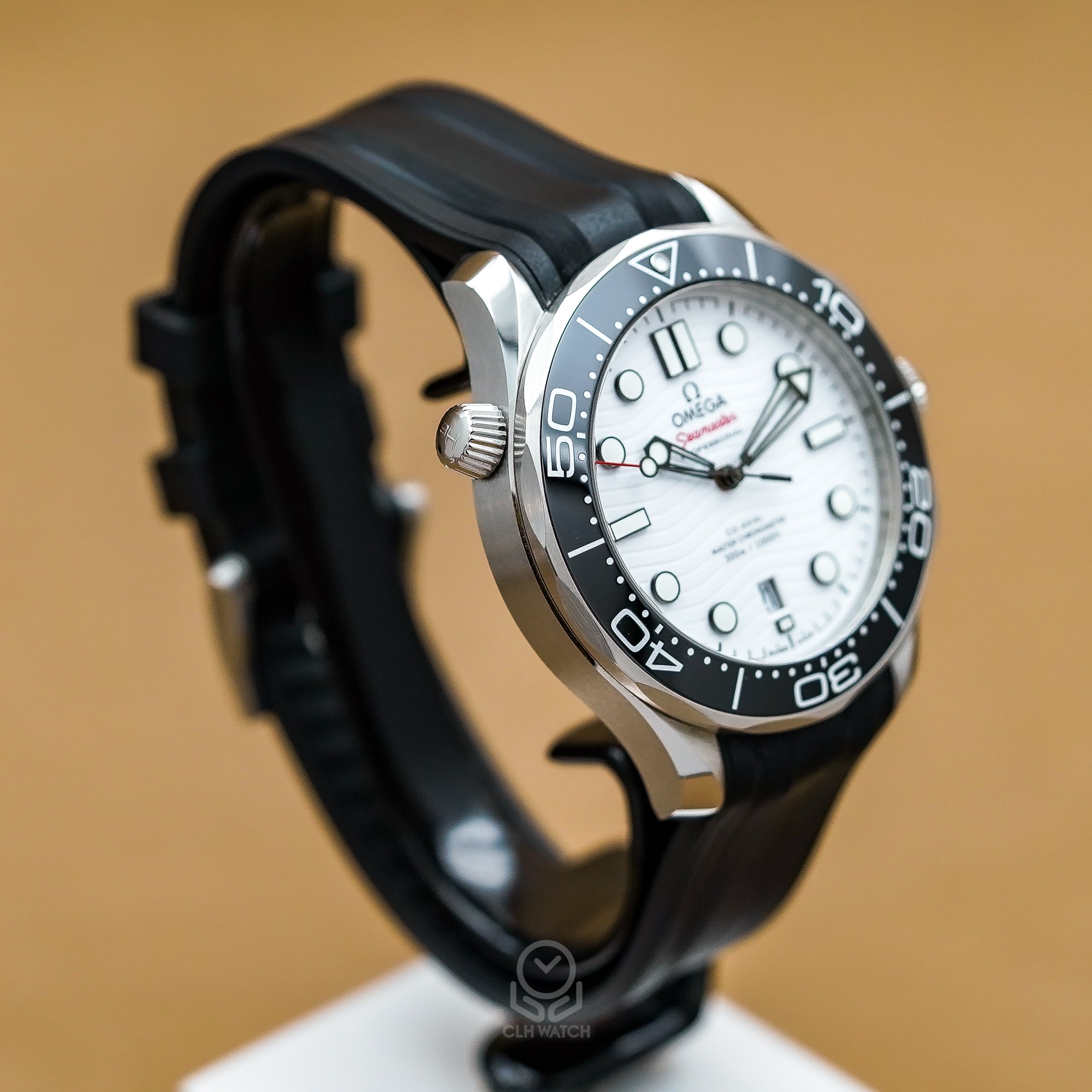 OMEGA 歐米茄 海馬系列 Seamaster 潛水錶 300 210.32.42.20.04.001 21032422004001 白面 42mm 2024年 台灣公司貨 95%新